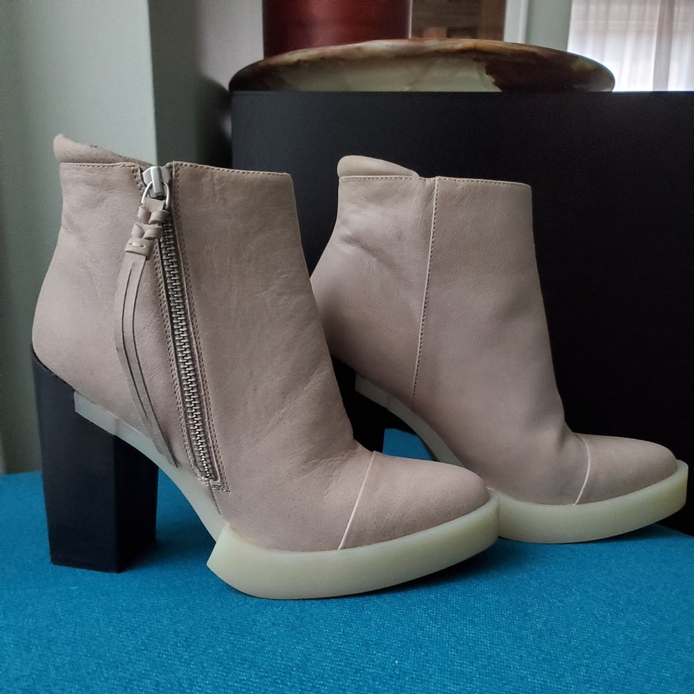 H Williams Boots Off White Worn Once